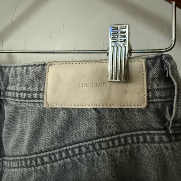 River Island|Gray high waisted,straight leg Jeans with raw hem•••size 12,staple - Picture 9 of 16